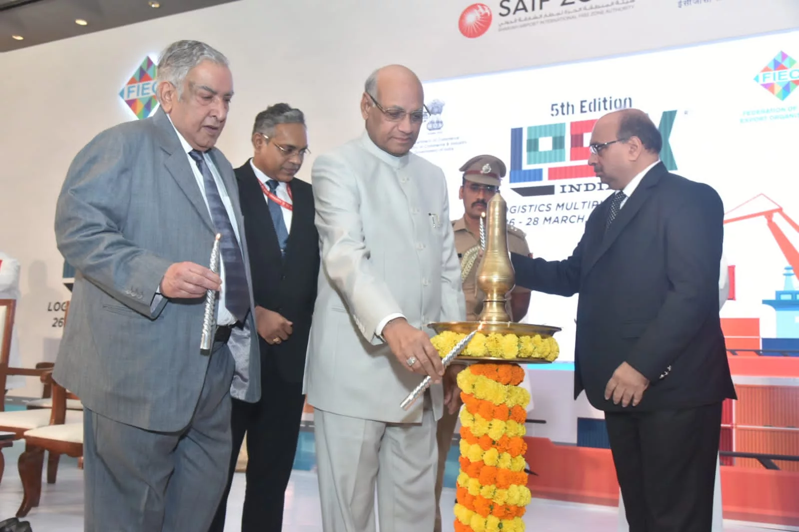 Maharashtra Governor Ramesh Bais inaugurated the 5th edition of LOGIX INDIA 2024 the international flagship logistics 2 AC1cwV jpeg भारताला विकसित देश बनवण्यात लॉजिस्टिक क्षेत्राचे योगदान महत्त्वाचे